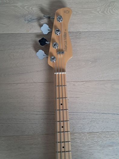 Sire Marcus Miller U5 short with maple neck