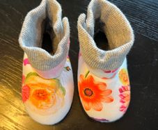BONDS Floral Wonder bootie pram shoes Age 3-6 mths EUC