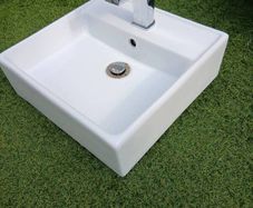 hand basin & Mixer tap