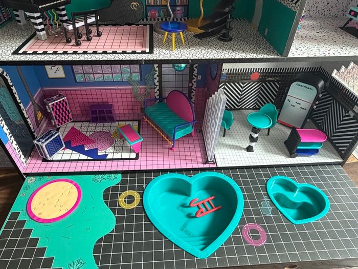 LOL dollhouse
