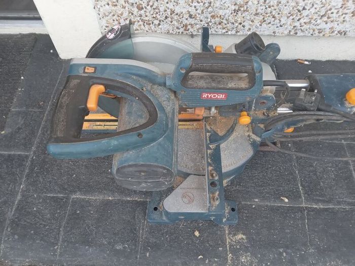 Ryobi sliding mitre saw