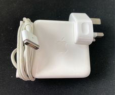 Apple 45W Magsafe 2 charger