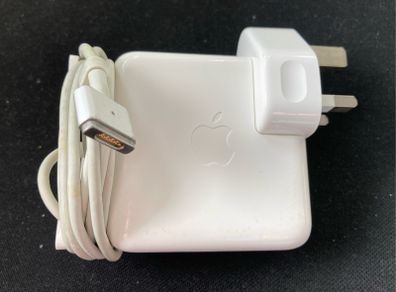 Apple 45W Magsafe 2 charger