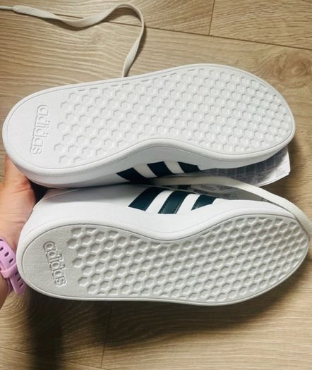 Adidas woman's court runners