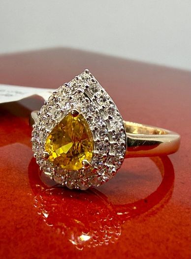 Gold Luxuriant 9K Yellow Gold AAA Loop Clean Chantaburi Yellow Sapphire & Lab Grown Diamond