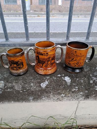hunting scene mugs