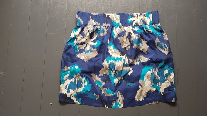 NEW skirt 8/10  Loft