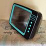 Retro TV Smartphone Screen Magnifier  Vintage Style Gadget Image 2