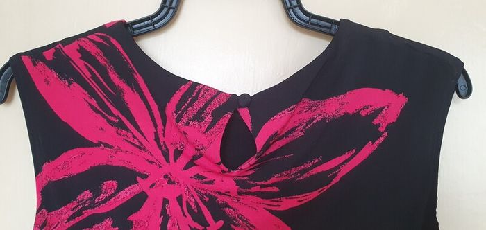 Size Small - Wallis Petite - A Lovely Summer Dress