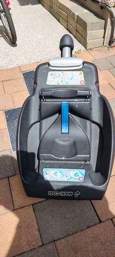 Maxi-Cosi FamilyFix ISOFIX Car Seat Base in Excellent Condition