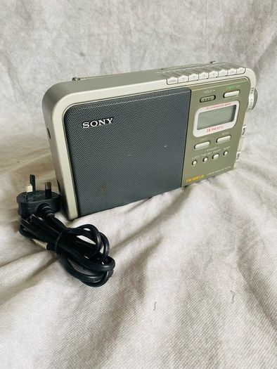 Sony 3 band radio ICF-M770L