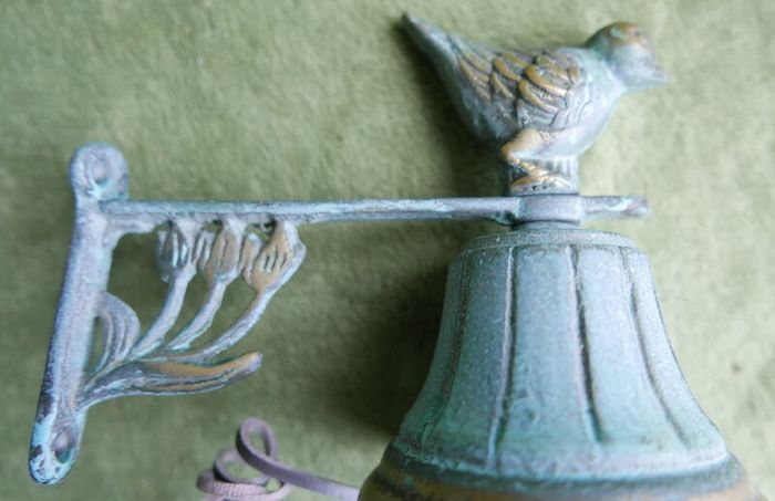 CAST IRON Wall Mount Hummingbird Welcome Bell Rustic Farm/Garden/Patio Door Decor
