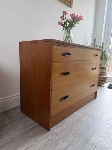Mid Century Chest of Drawers