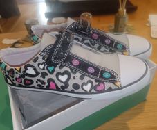 Clarkes girls shoes size UK 2.5