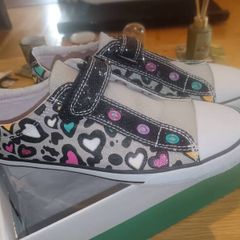 Clarkes girls shoes size UK 2.5