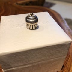 pandora 14ct gold and silver fairy cake charm
