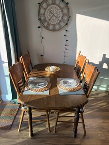 Dining table and 4 Chairs
