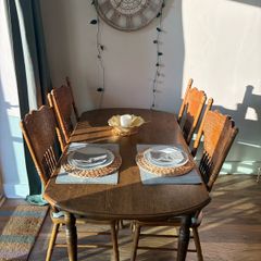 Dining table and 4 Chairs