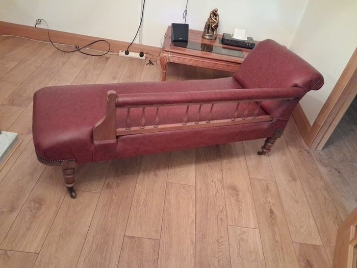 chaise longue