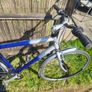 Hybrid bike Image 7