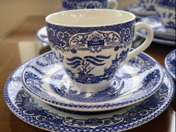 vintage blue willow