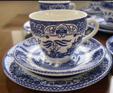 vintage blue willow