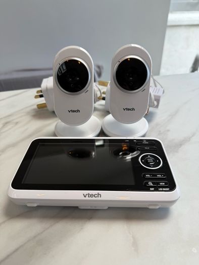VTech 2 video/camera split screen monitor