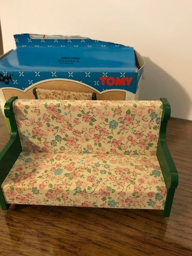 Vintage Sylvanian Families Green/ floral Settee