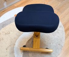 Kneeling chair