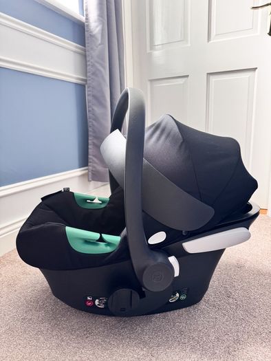 Cybex Aton B2 R129 Car Seat with ISOFix Base One - Volcano Black