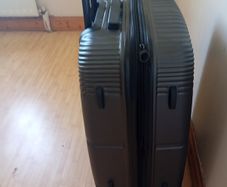 Explore Hardshell suitcase with wheels and expandable Handle