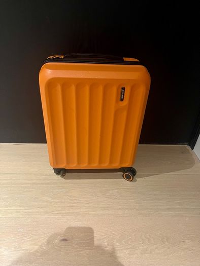 Stunning Suitcase Set Orange