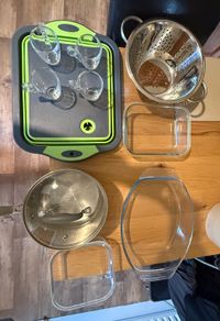 Assorted kitchenware