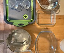 Assorted kitchenware