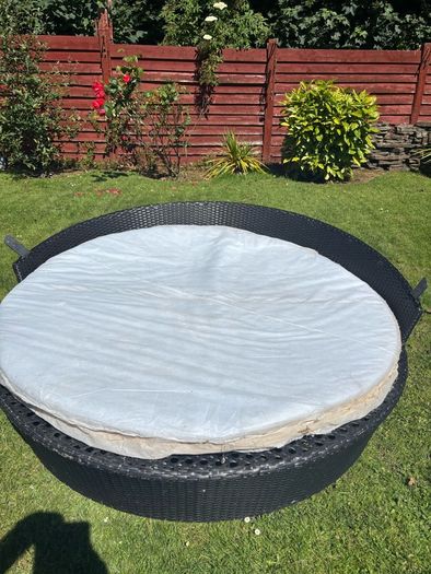 Free Outdoor Daybed