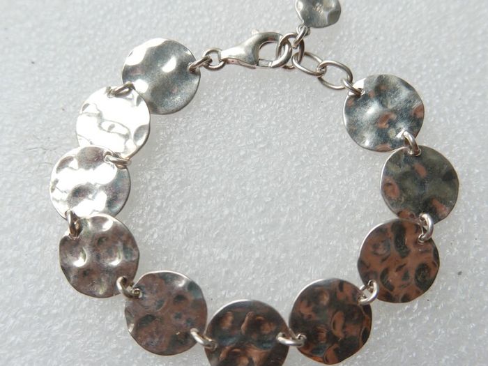 D&F 925 Sterling Silver Hammered Disc Bracelet