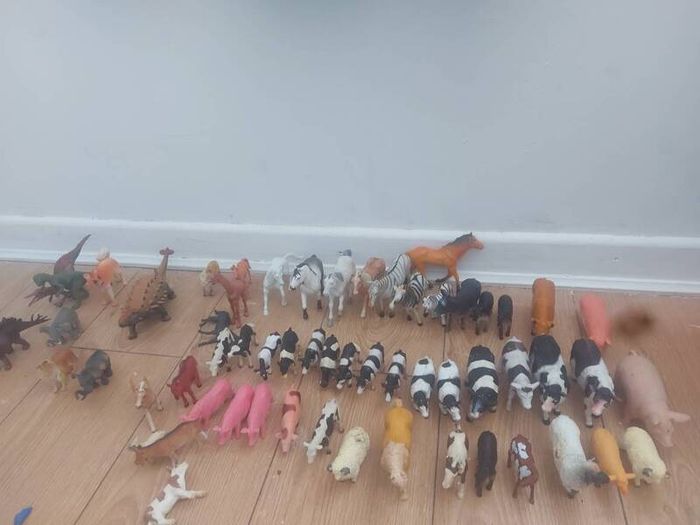 Animal figurines