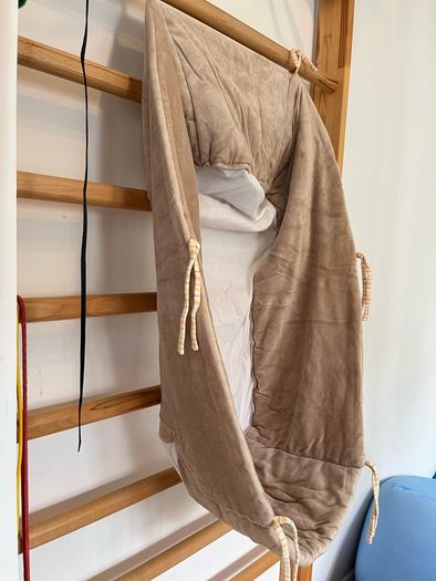 Beige velvet baby cot bumper