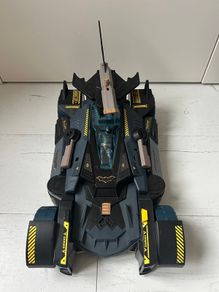 DC Batman Playset Ultimate Transforming Batmobile 2-in-1