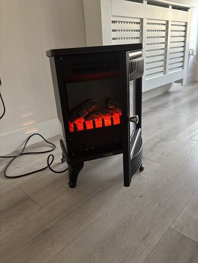 B&Q Traditional Electric Stove Heater - 2kW Log Effect - DBL05A-MS6N - Fully Working