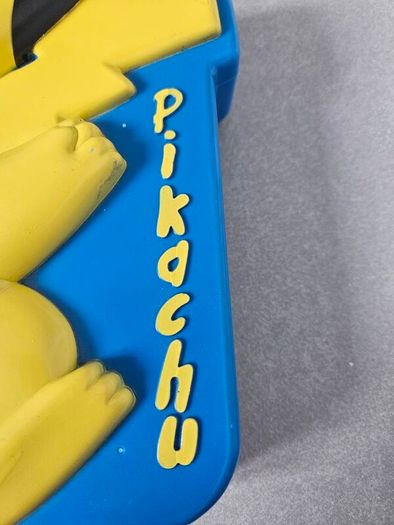 Vintage 1999 Pokemon Pikachu Nintendo Rose Art Plastic Carrying Case