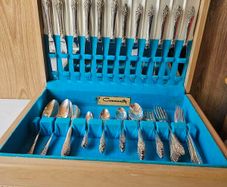 The Finest Silverplate  Anti-Tarnish "Community" Cutlery Canteen 59 pc Set