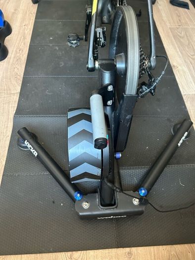 Wahoo KICKR Smart Trainer (v5)  450