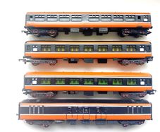 Model Railway  Irish Mk2 Coach Set