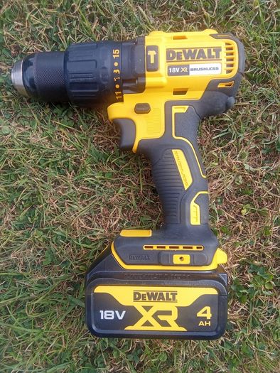 DeWalt 18v 4Ah Impact and Drill (Barely Used)