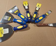 Job Lot of Paint Scrapers Filling Knives & Putty Knives.