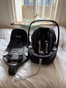 Maxi Cosi Pebble 360 and isofix base