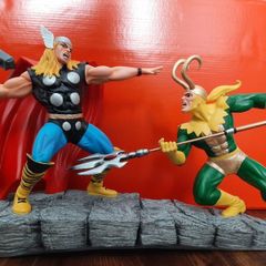 Marvel Enesco Thor vs Loki Figurine