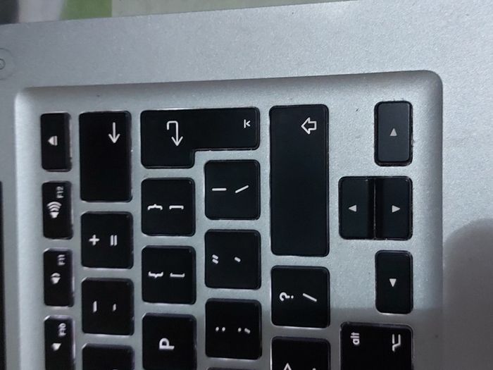 Apple MacBook Pro Model A1278, macOS High Sierra, Intel Core i5, 2.3GHz, 16GB Ram, 128GB SSD, Keyboard issues