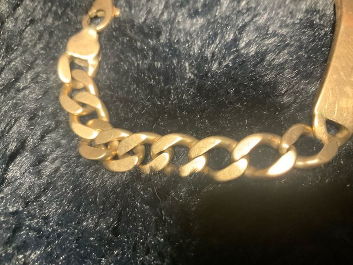 gold bracelet